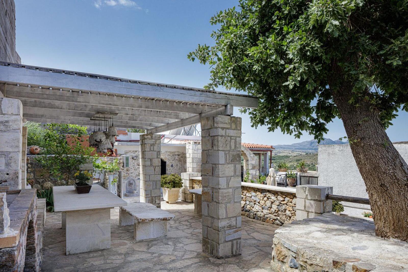 Antonia'S Stonebuilt Mansion With A Private Pool Villa Arménoi Екстериор снимка